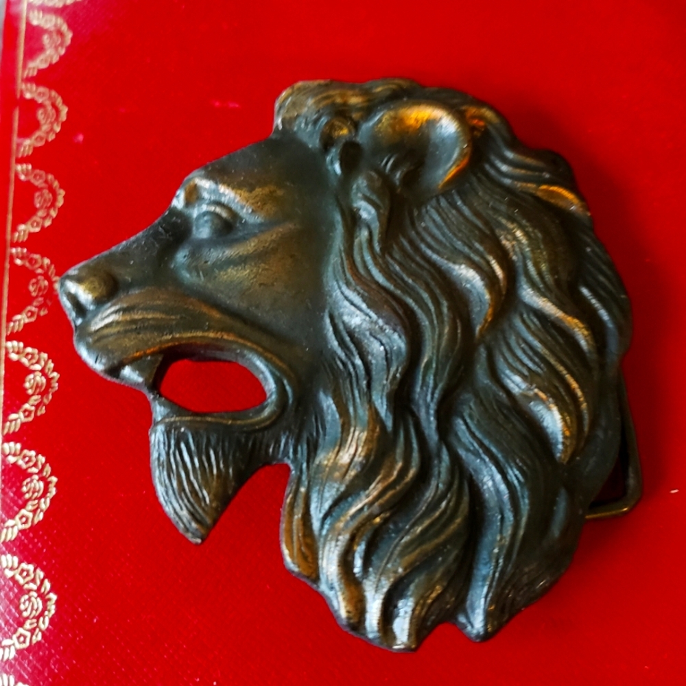 Vintage brass Lion belt buckle